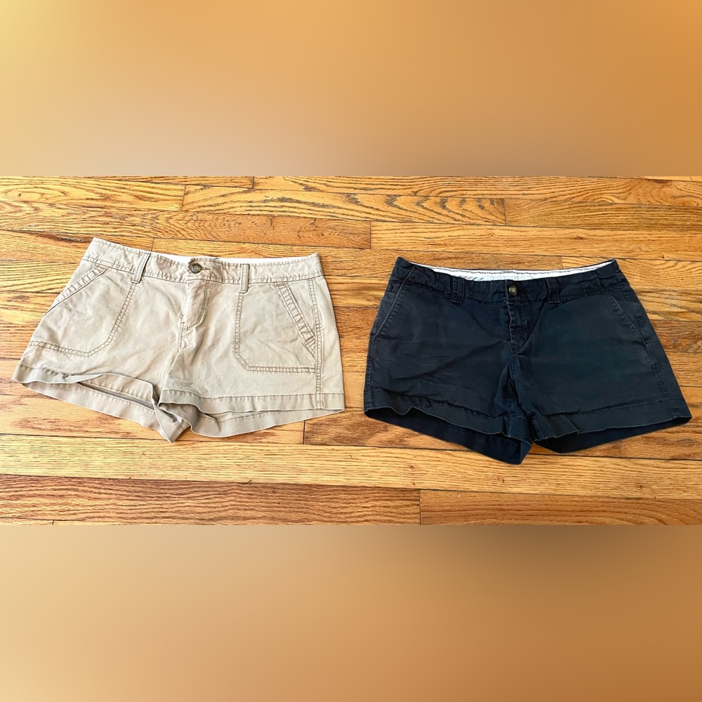 Women’s size 6 set of 2 Old Navy shorts